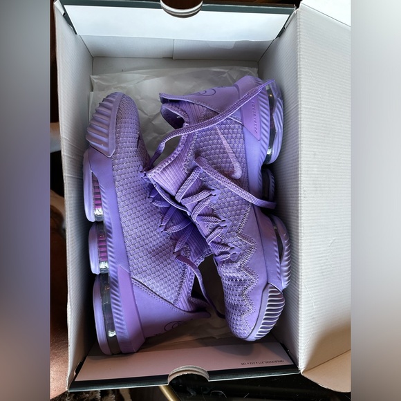 nike lebron 16 atomic violet